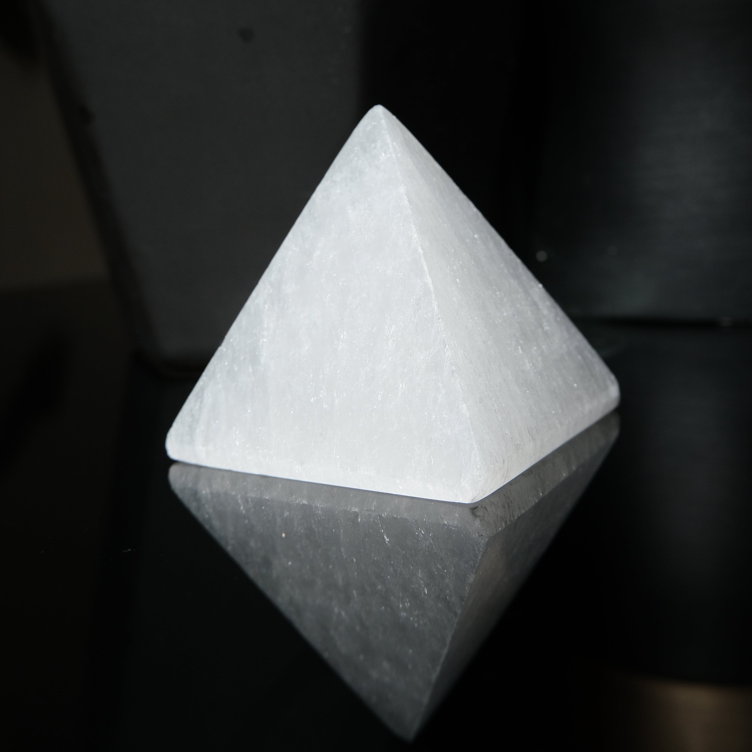 Selenite crystal charging pyramid