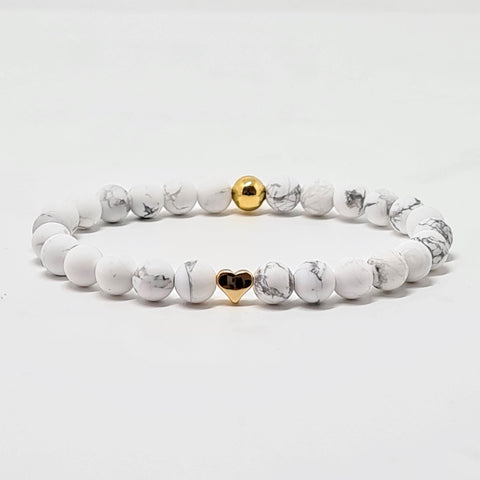 HOWLITE ENERGY GEMSTONE BRACELET WITH GOLD LOVE HEART DETAIL