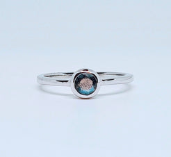 Labradorite minimal circle gemstone ring in silver