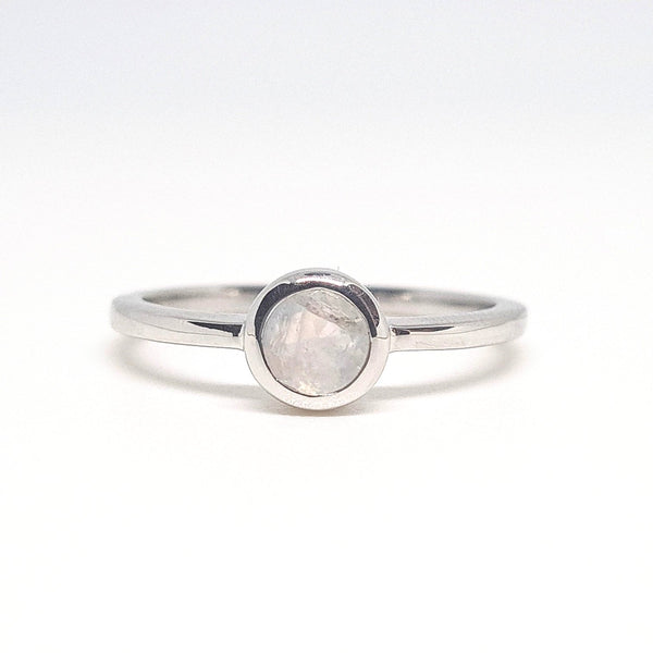 RAINBOW MOONSTONE MINIMAL CIRCLE GEMSTONE RING