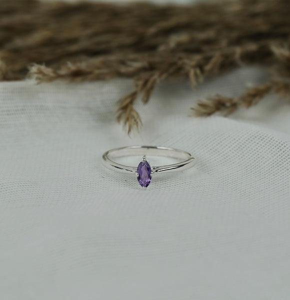 AMETHYST MINIMAL MARQUIS GEMSTONE RING
