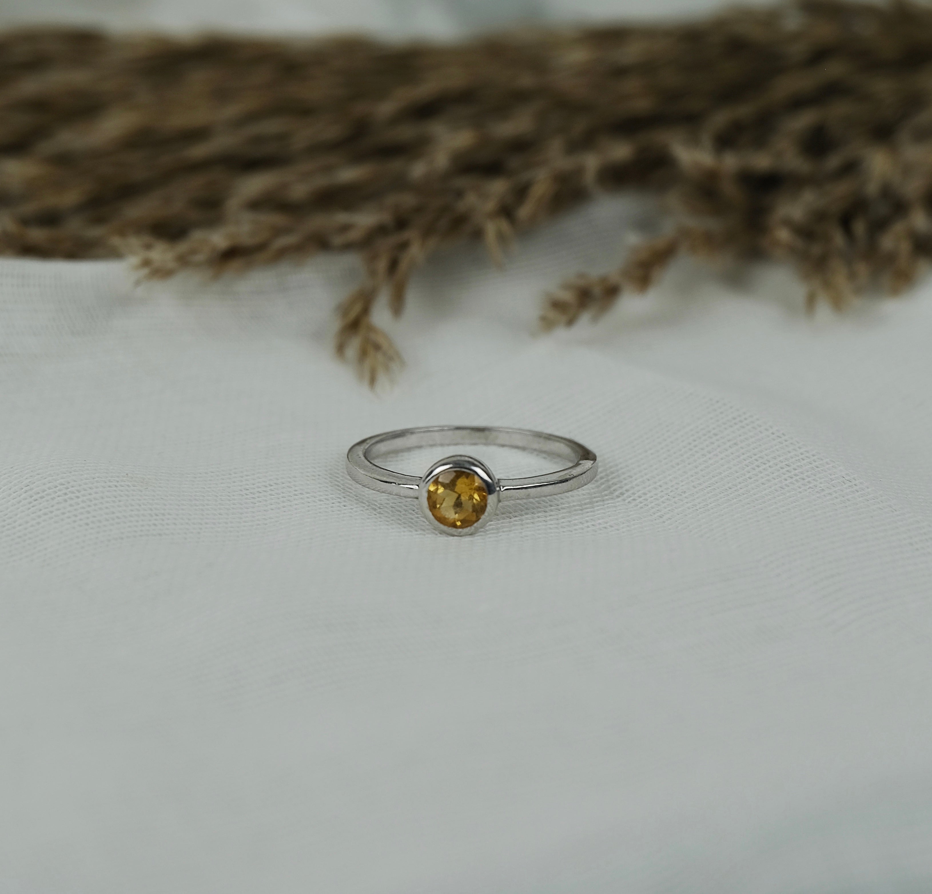 Citrine minimal circle gemstone ring in silver