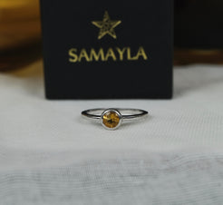 Citrine minimal circle gemstone ring in silver