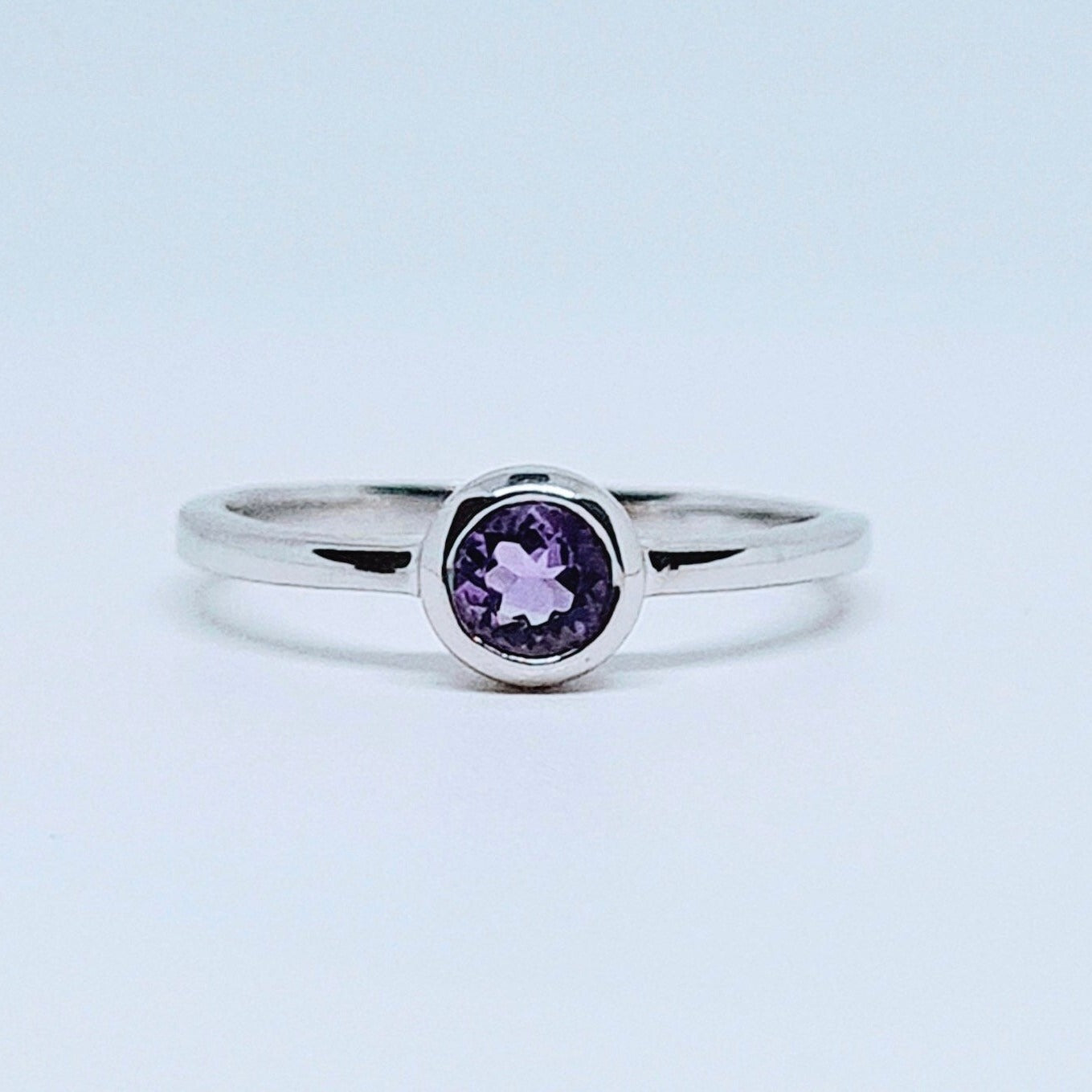 Amethyst Minimal Circle Gemstone Ring Sample Sale
